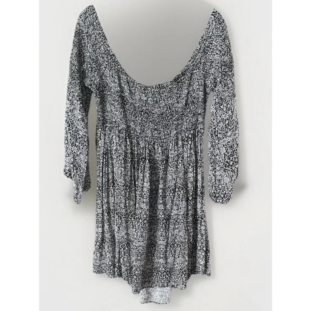 Torrid Black White Floral Smocked‎ Waist Tunic Top Plus Size 2 2X Off Shoulder